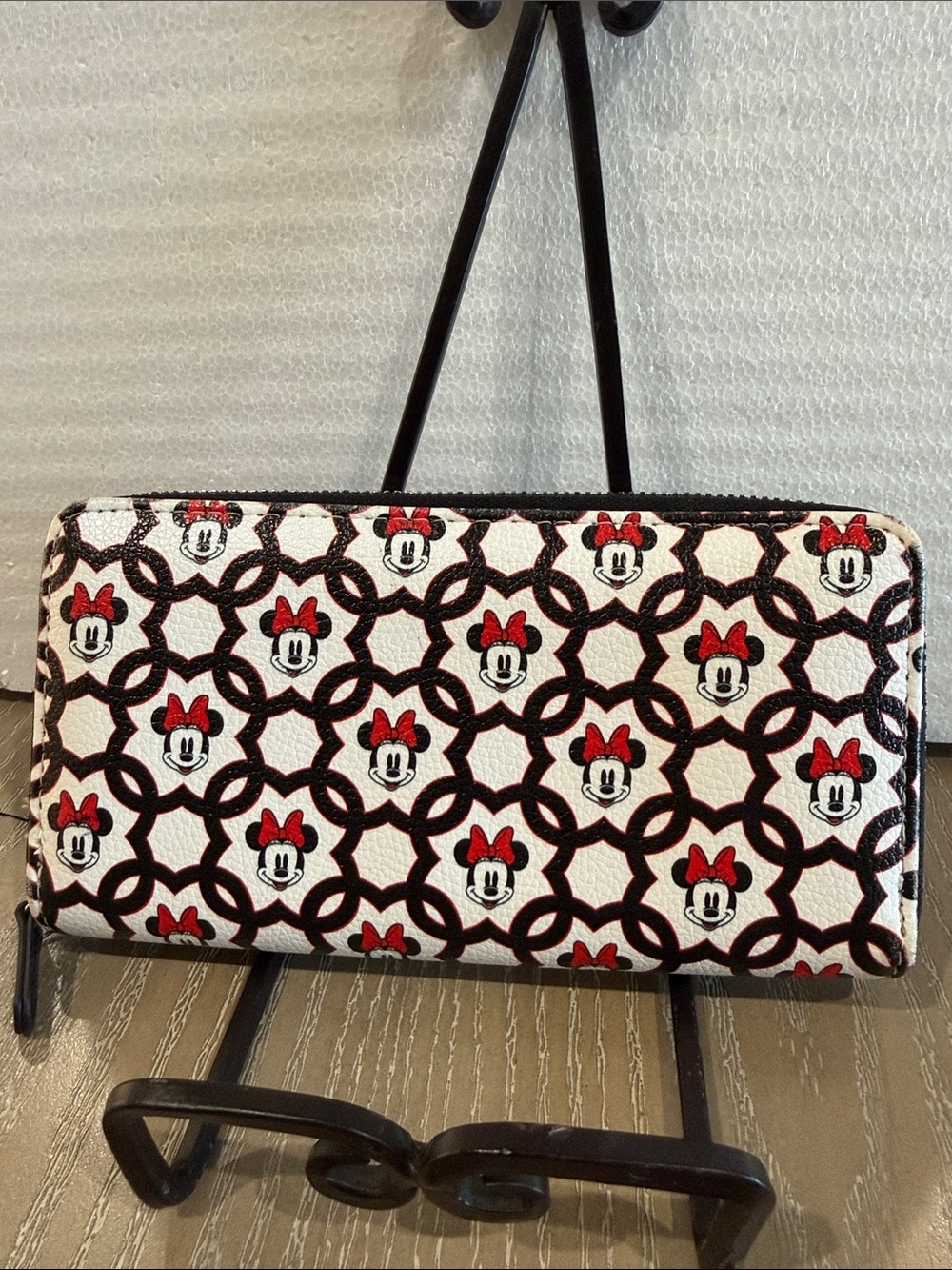 DISNEY Printed Minnie Pattern Zip Wallet in White, Black & Red